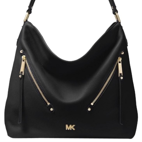 Michael Kors Handbags - ❤Authentic Michael Kors Evie Hobo❤
